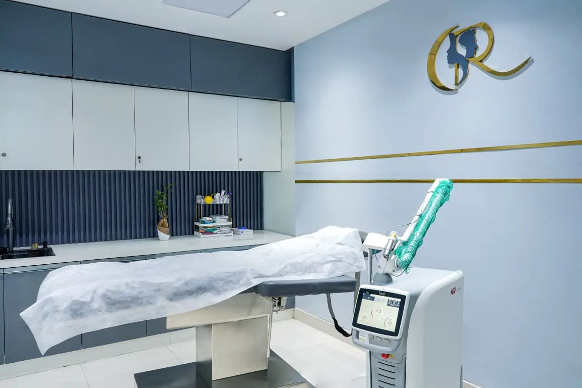 Procedure Room – Fotona StarWalker MaQX Laser Machine
